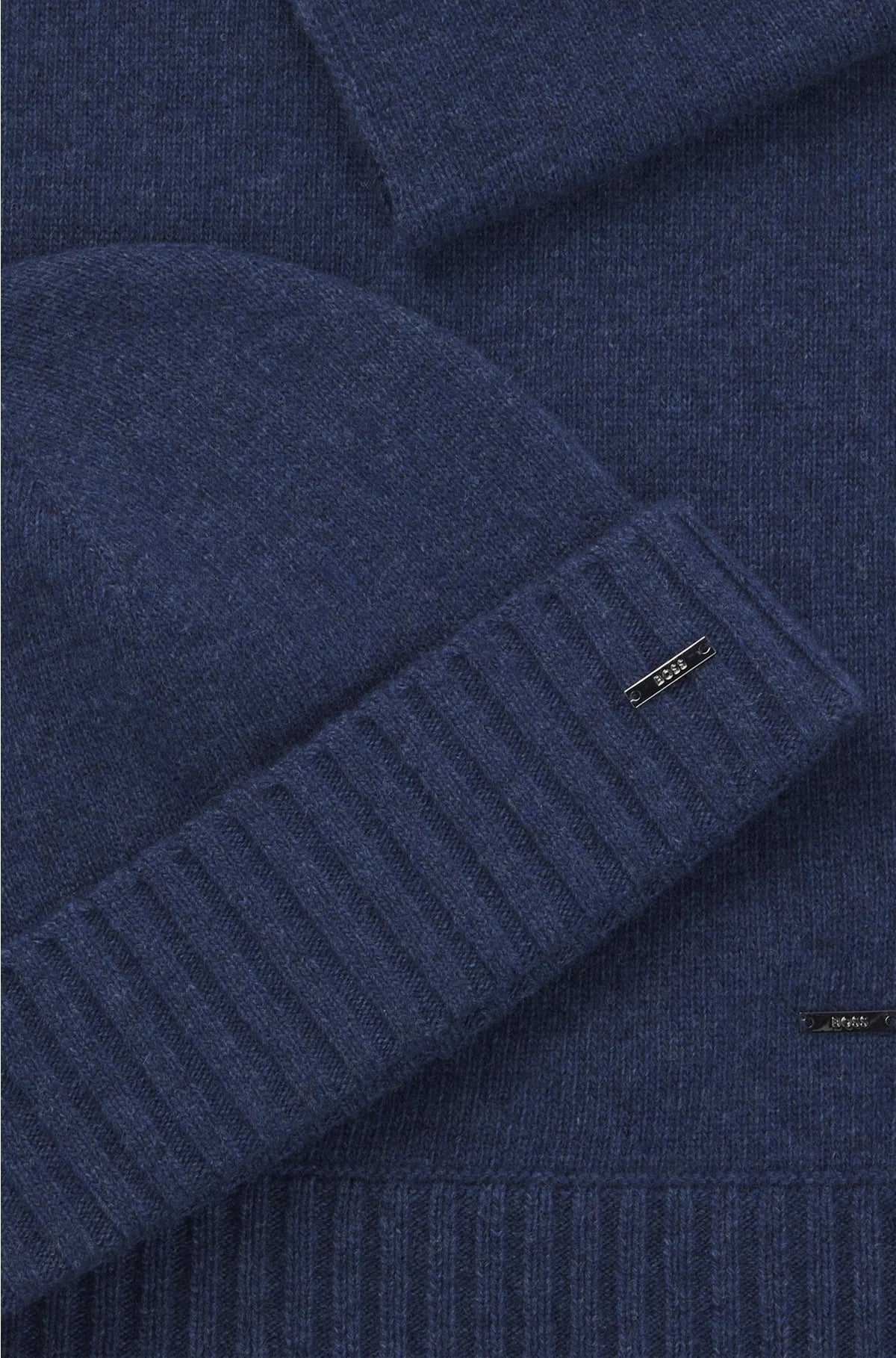 WOOL-BLEND BEANIE HAT AND SCARF GIFT SET